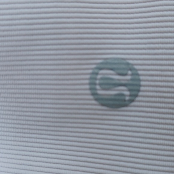 Lululemon Energy High-Neck Longline Ribbed Luxtreme Bra *Medium Support Sz 6 - Picture 7 of 8